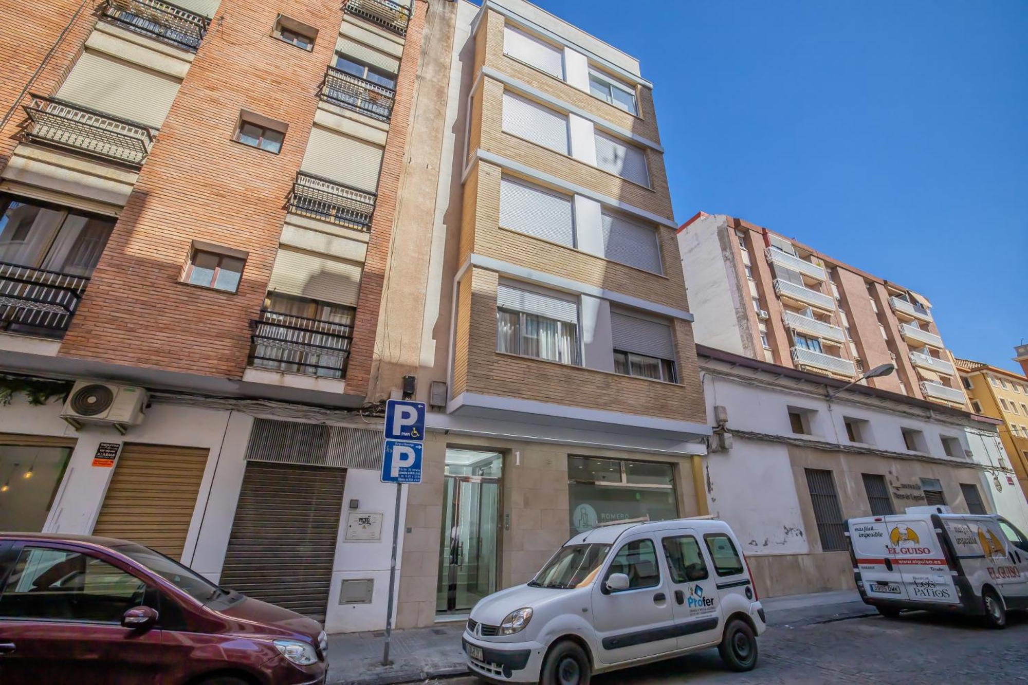 Apartamentos Haranas II & Parking Кордова Экстерьер фото